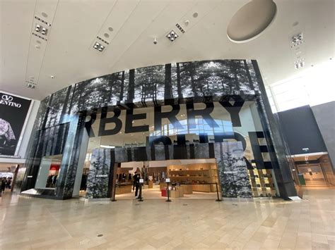 york dale burberry|burberry yorkdale toronto.